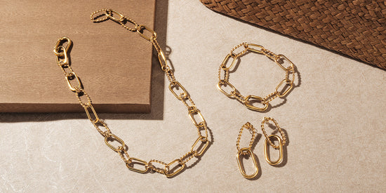 INTERLOCKING JEWELRY SET