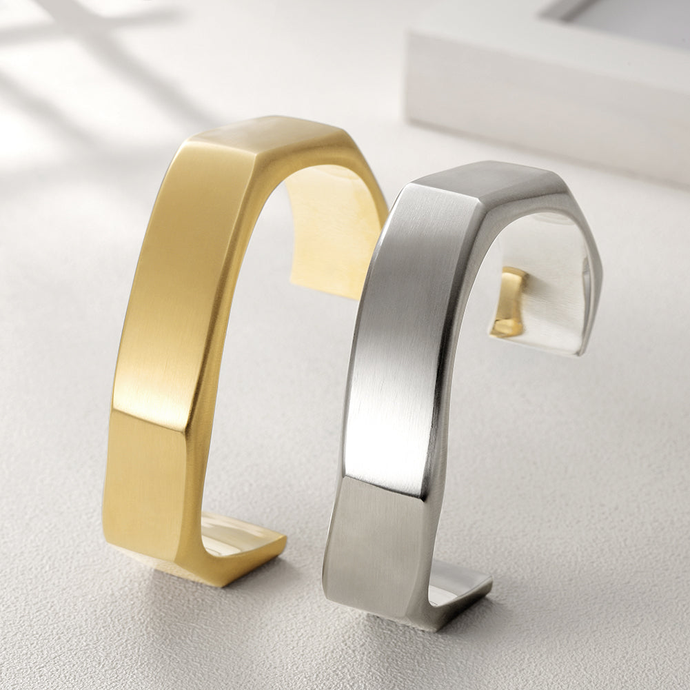 Twisted C-shaped bracelet-NSB1607ST