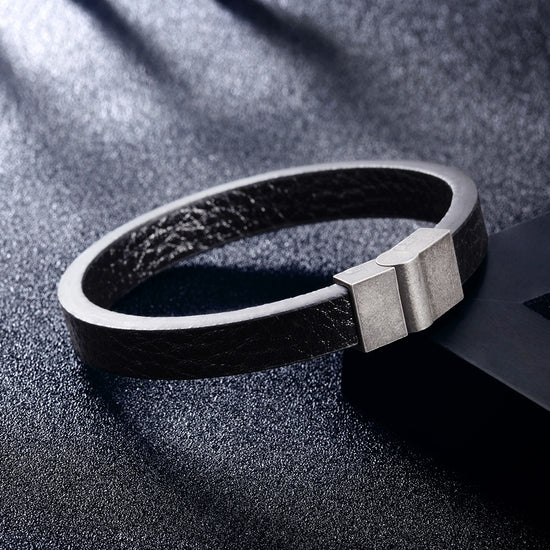 Black leather bracelet-NSB1645STBK