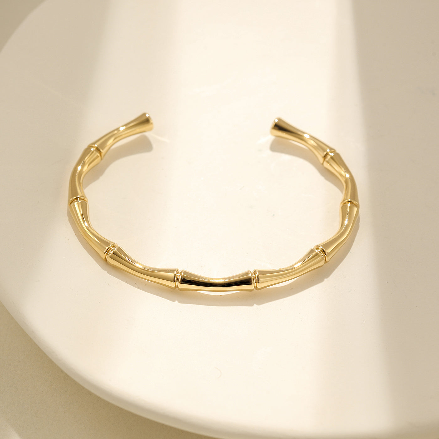 Bone C-shaped bracelet-NSB1811ST