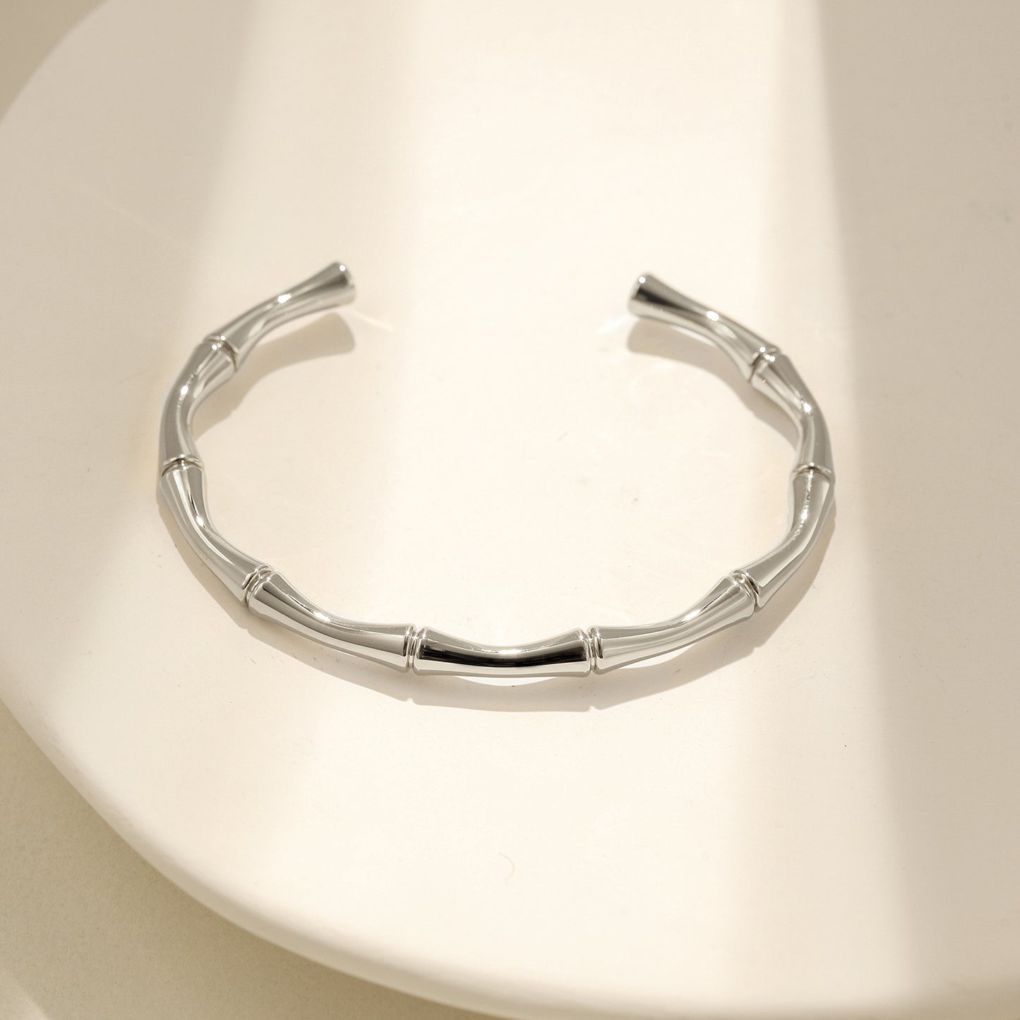 Bone C-shaped bracelet-NSB1811ST