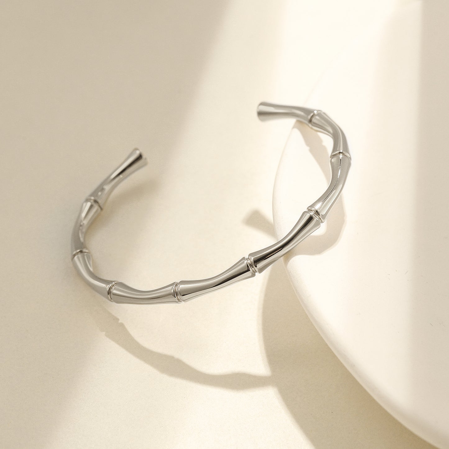 Bone C-shaped bracelet-NSB1811ST