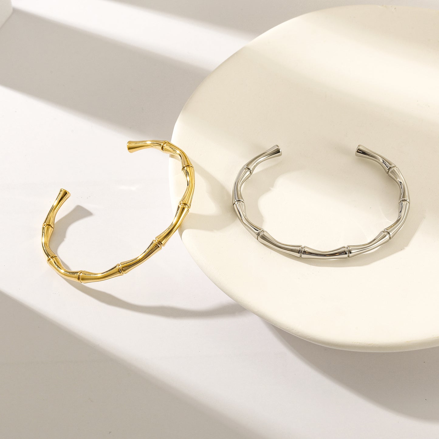 Bone C-shaped bracelet-NSB1811ST