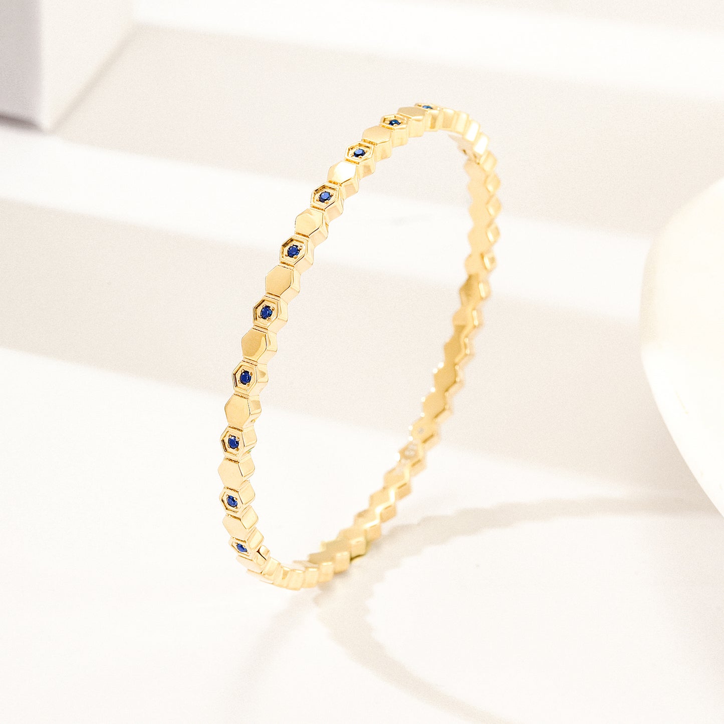 Triangular circular bracelet-NSB1821STGC