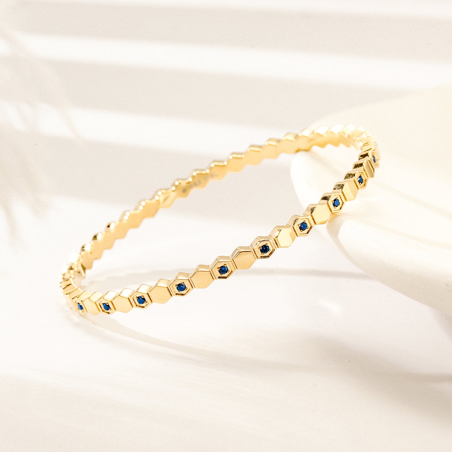 Triangular circular bracelet-NSB1821STGC