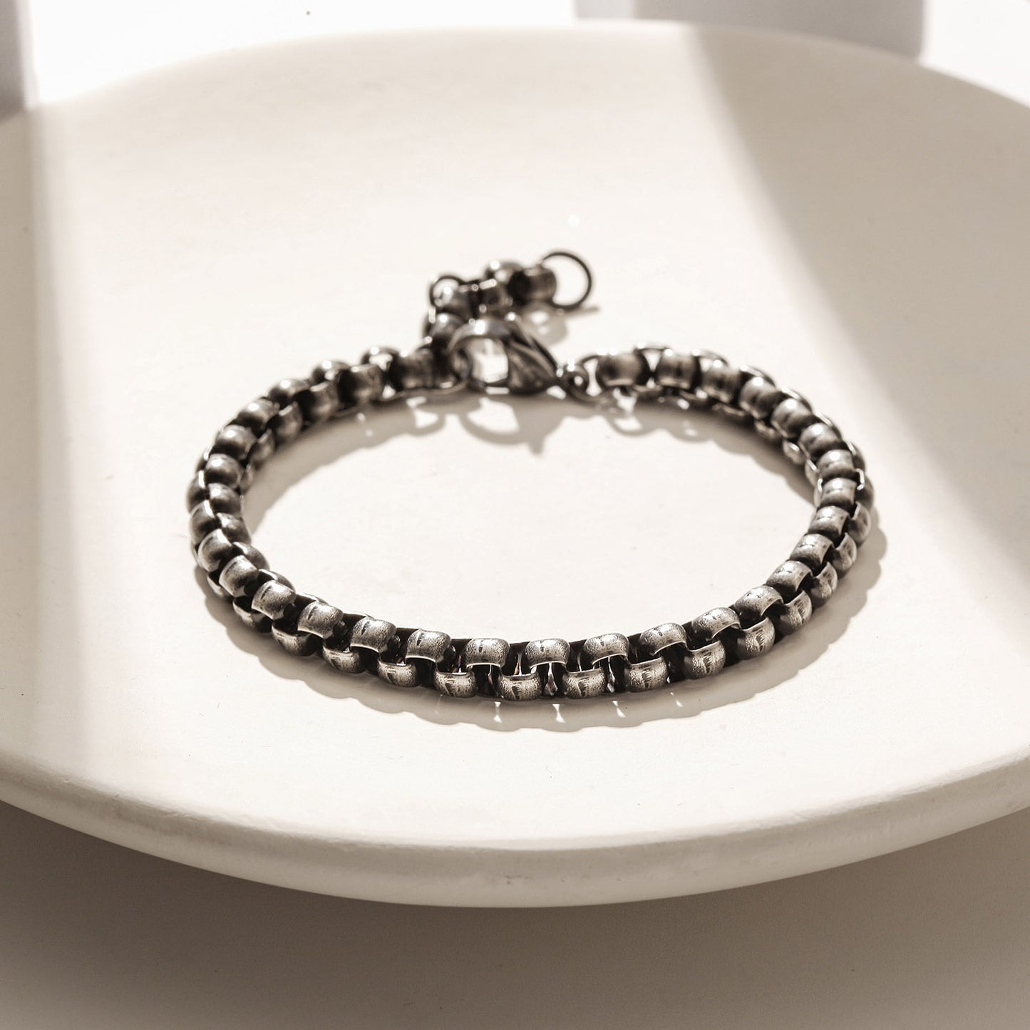 Black buckle hollow bracelet-NSB1827STSC-L-8.1