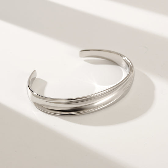 Silver Large C Smooth Bracelet-NSB1878STWG
