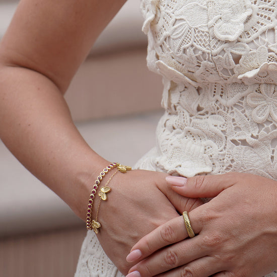 Load image into Gallery viewer, Vintage Gold Butterfly Charm Bracelet
