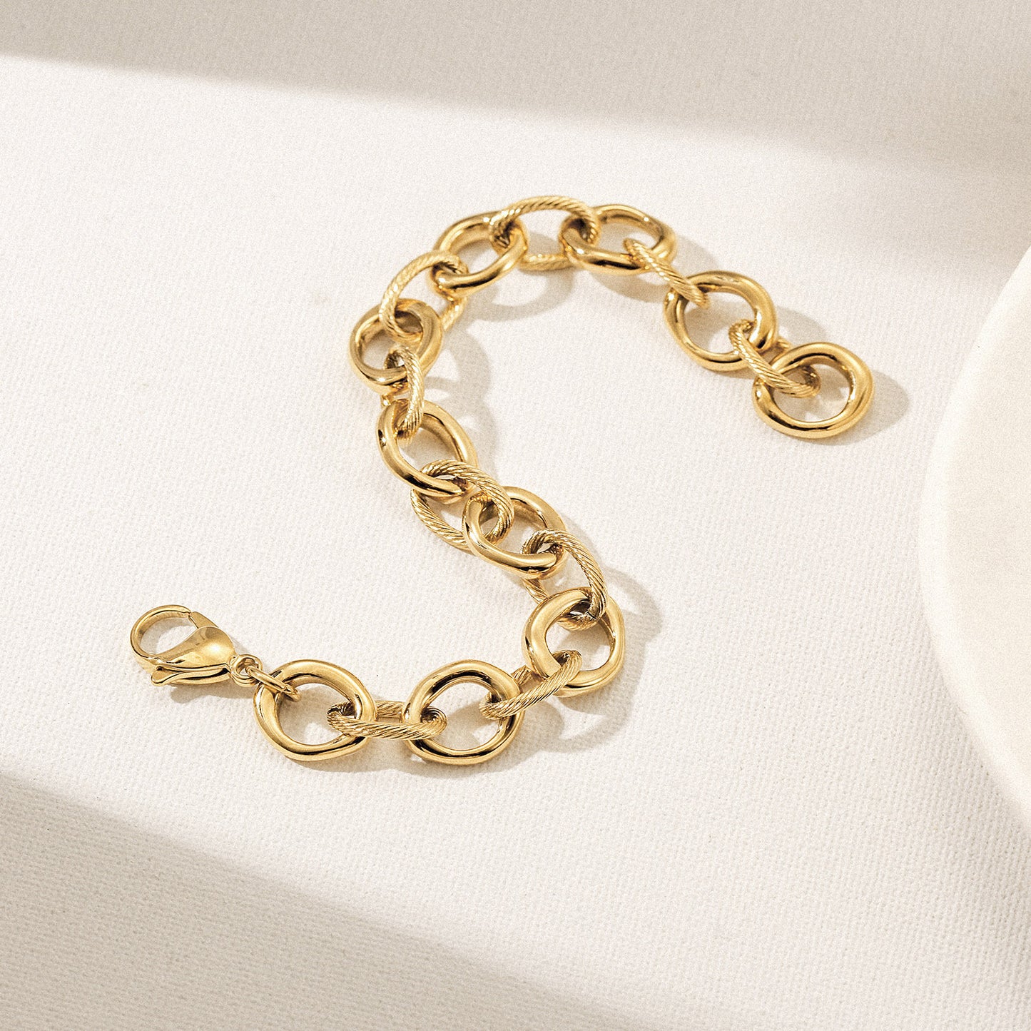 Golden circular bracelet-NSB1941STGC-8