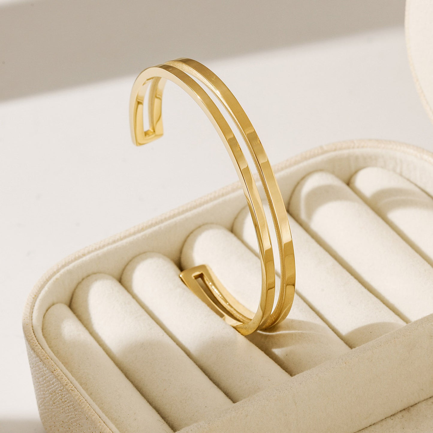 C-shaped smooth surface bracelet-NSB1958STGC