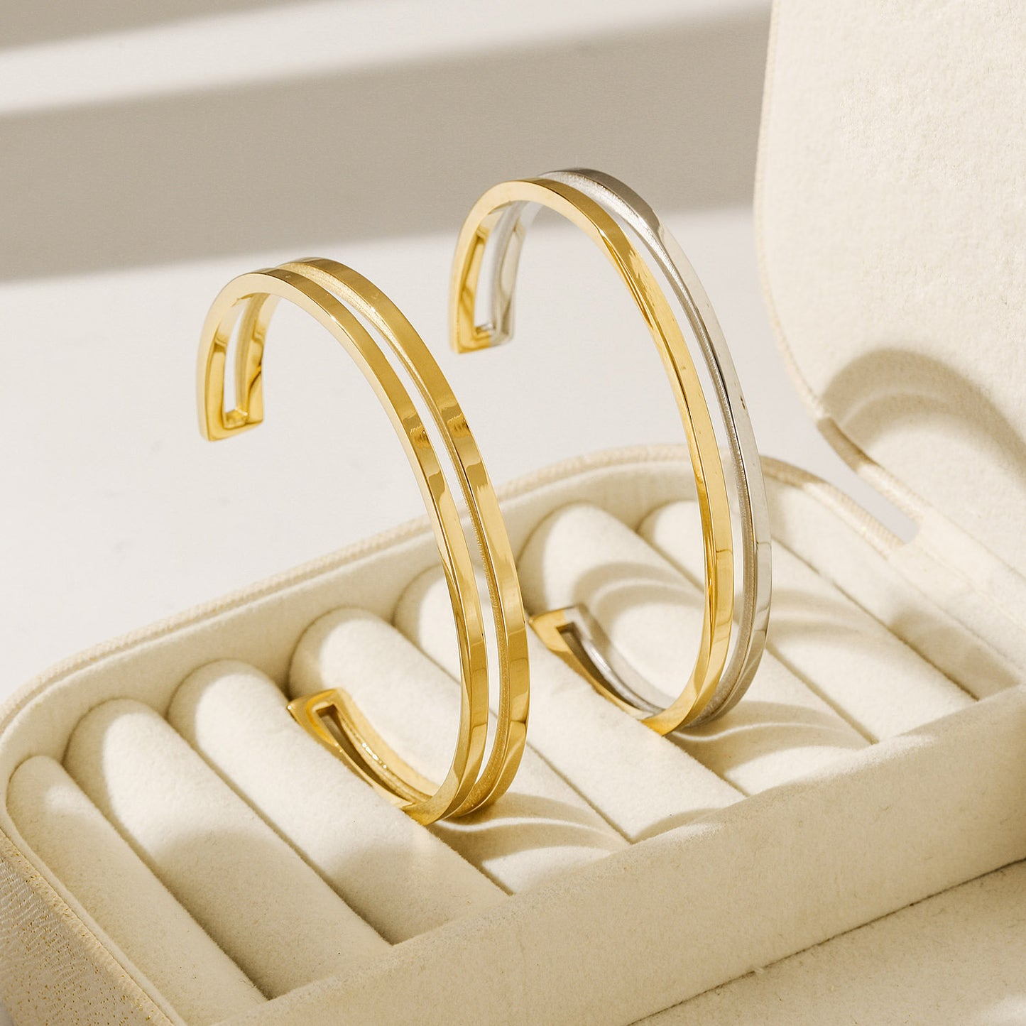 C-shaped smooth surface bracelet-NSB1958STGC