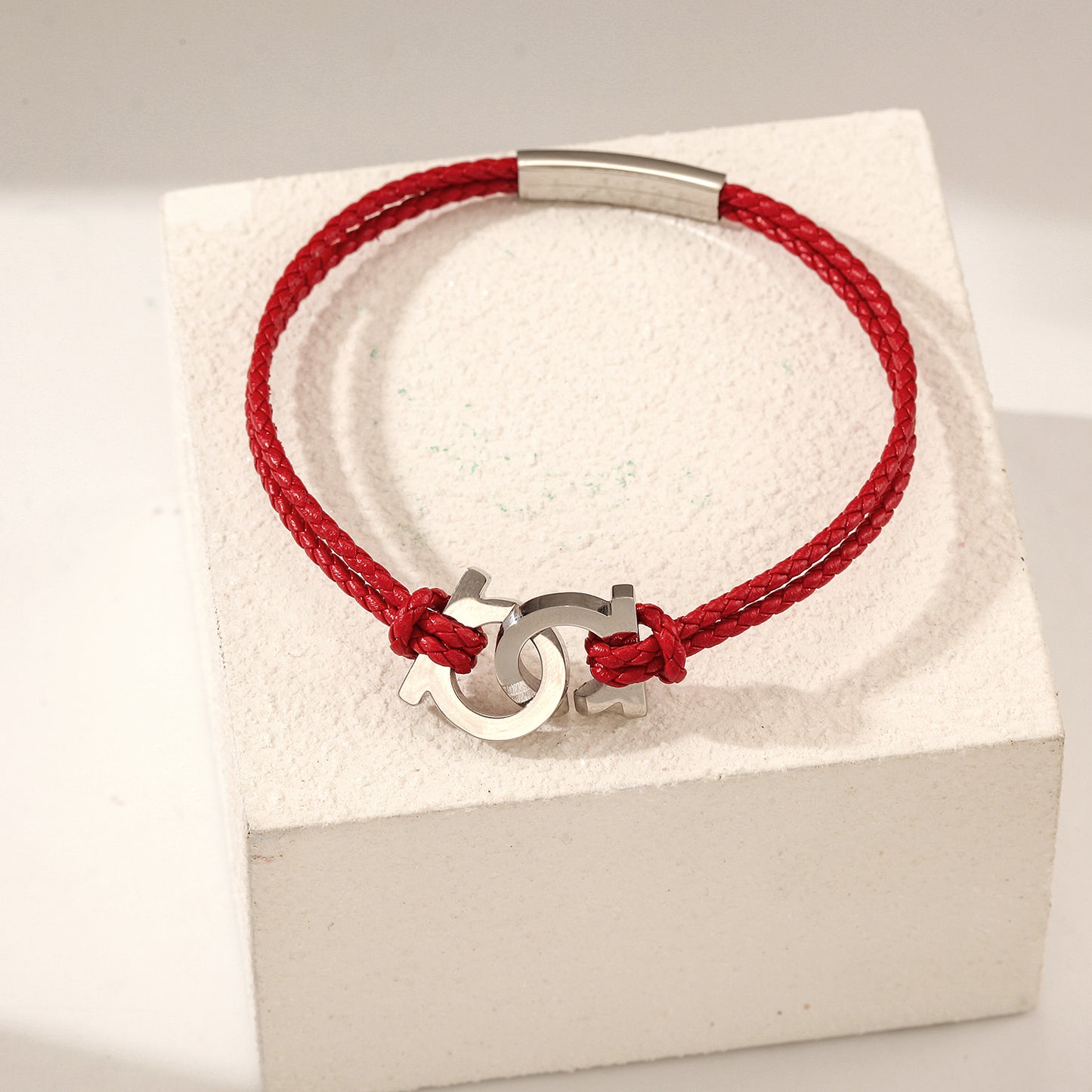Red circular bracelet-NSB1963STWGRD