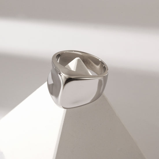Exaggerated smooth ring-NSR179STWG