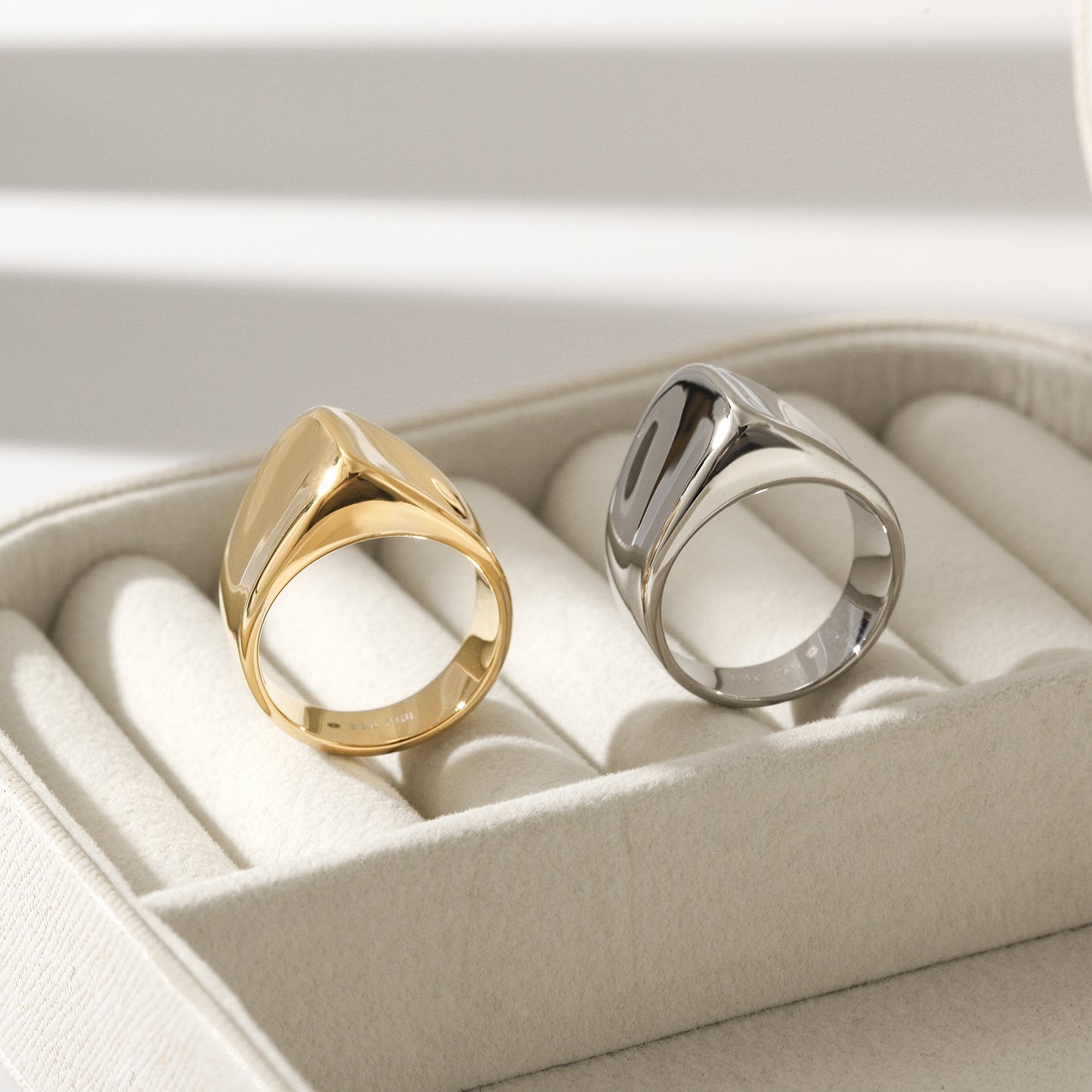 Exaggerated smooth ring-NSR179STWG