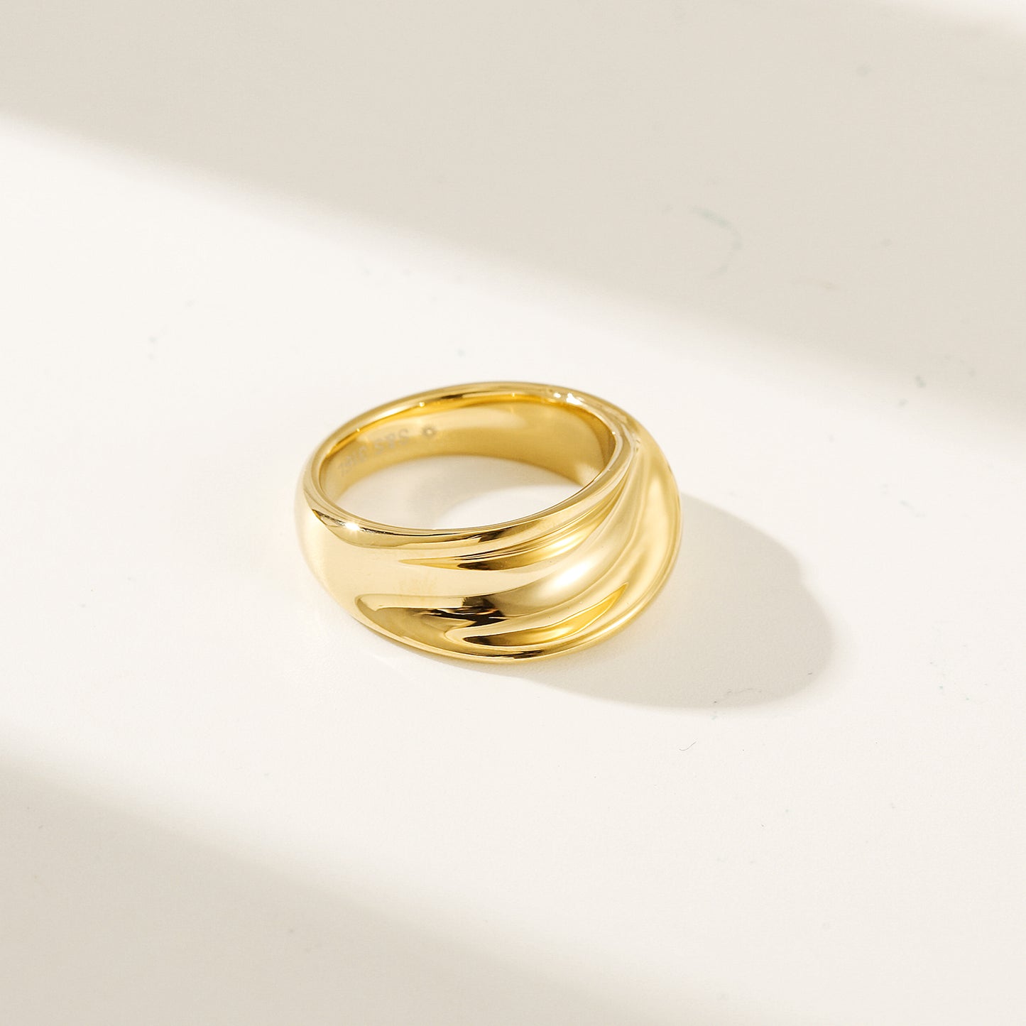 Exaggerated creative glossy ring-NSR196STGC