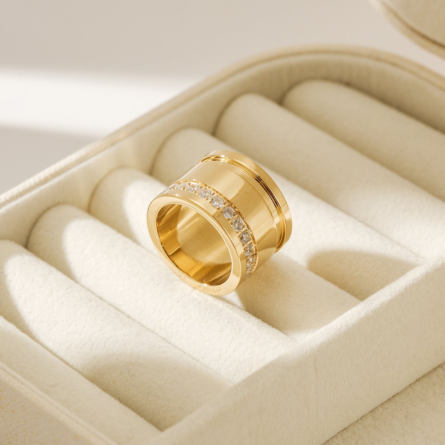 Round bucket zircon ring-NSR201STGCZD