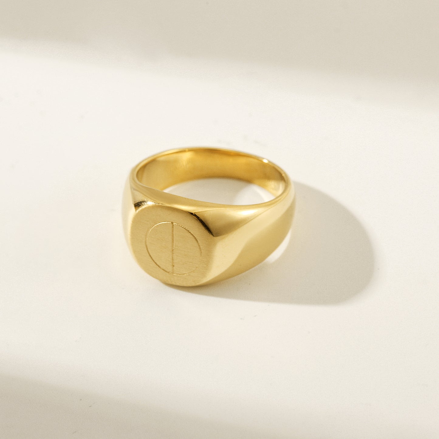 Design exaggerated ring-NSR218STGC