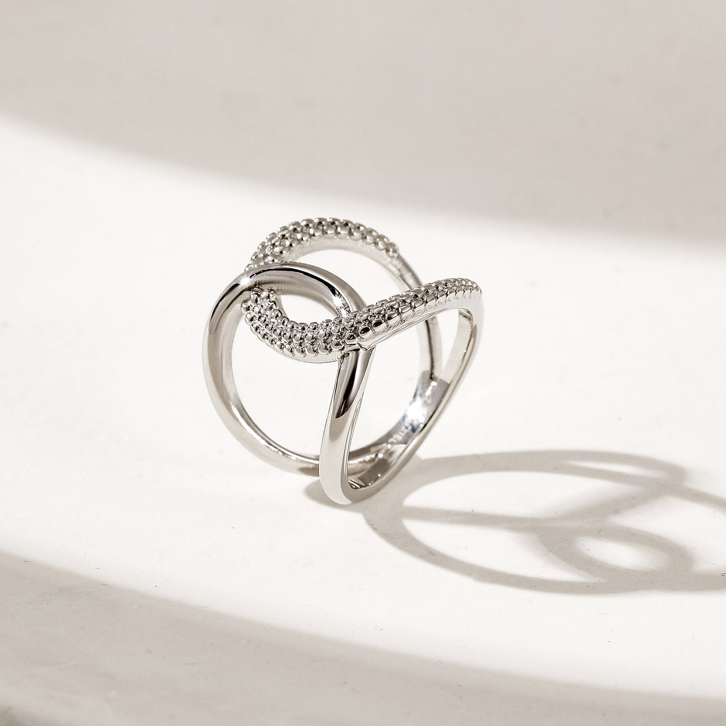 Twisted irregular ring-NSR235STWG