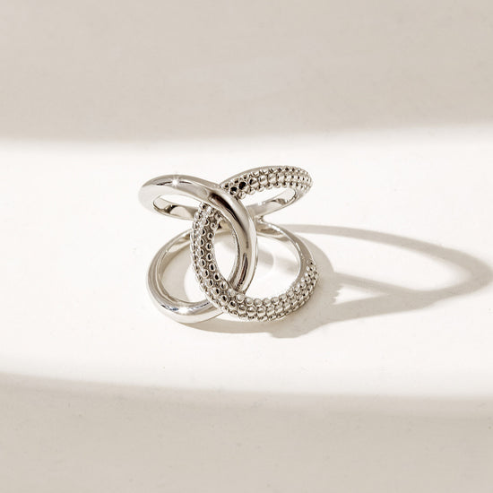 Twisted irregular ring-NSR235STWG