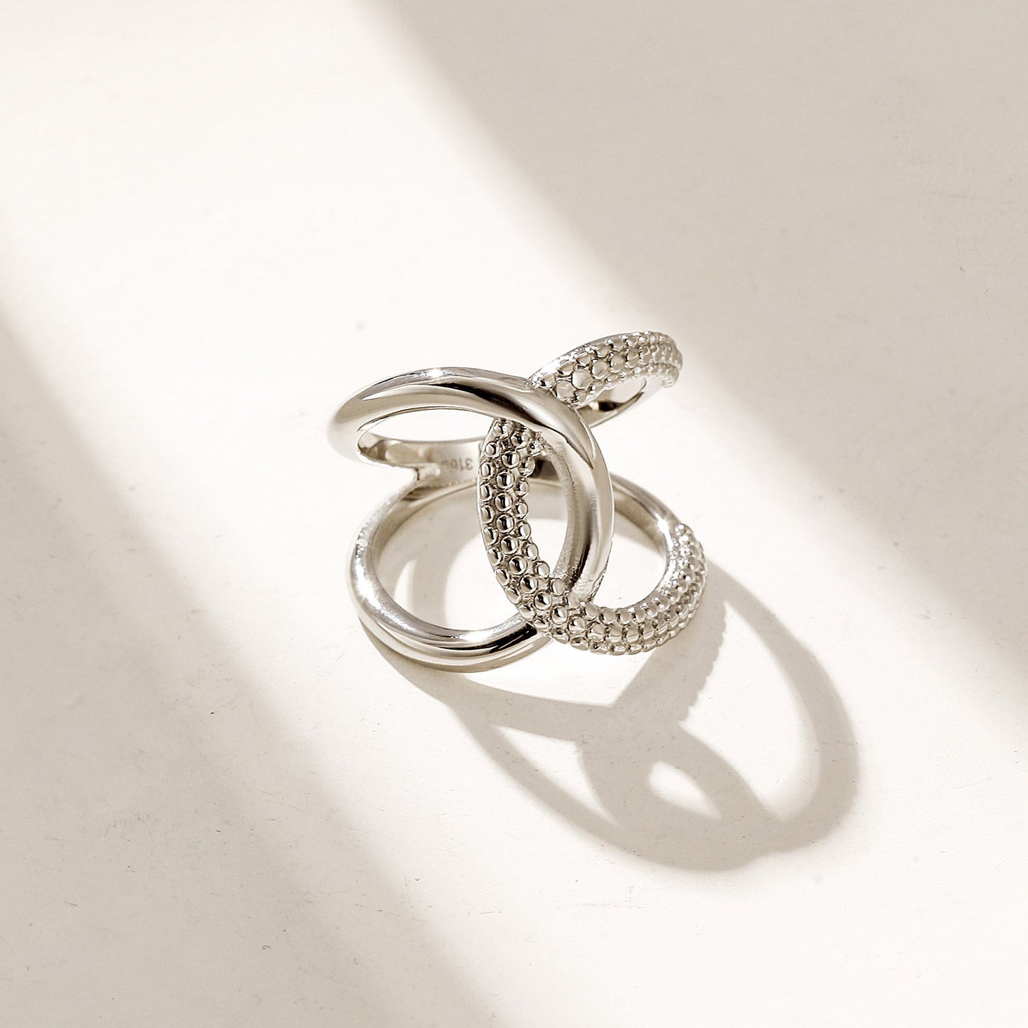 Twisted irregular ring-NSR235STWG