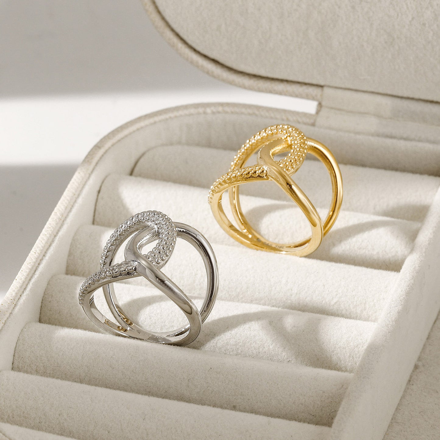 Twisted irregular ring-NSR235STWG