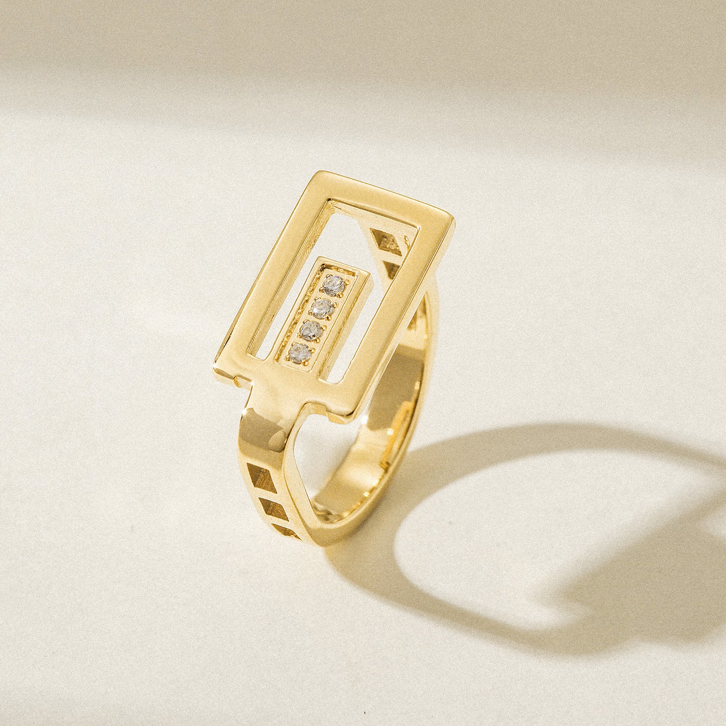Creative G-shaped ring-NSR252STGCZD