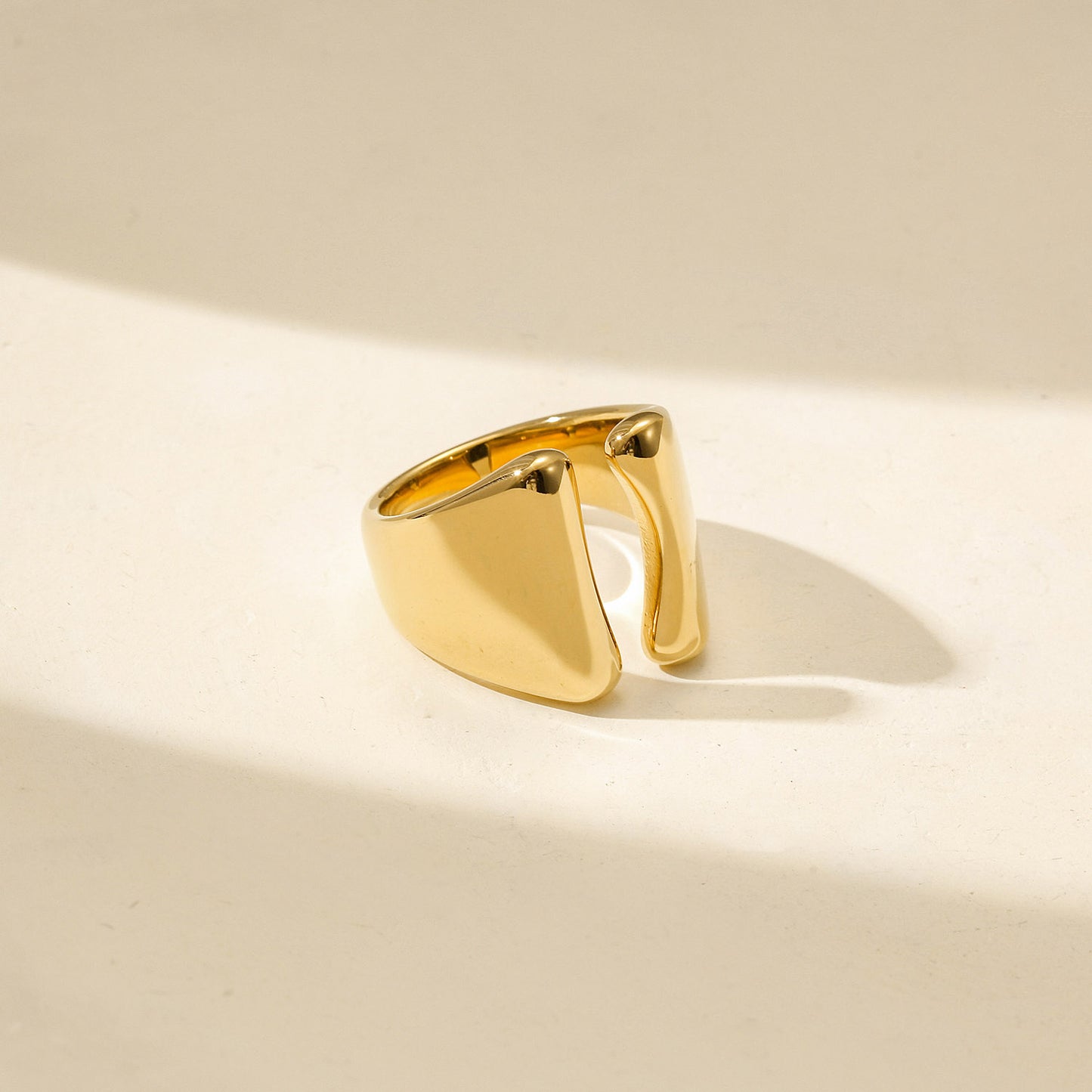 Exaggerated smooth ring-NSR261STGC