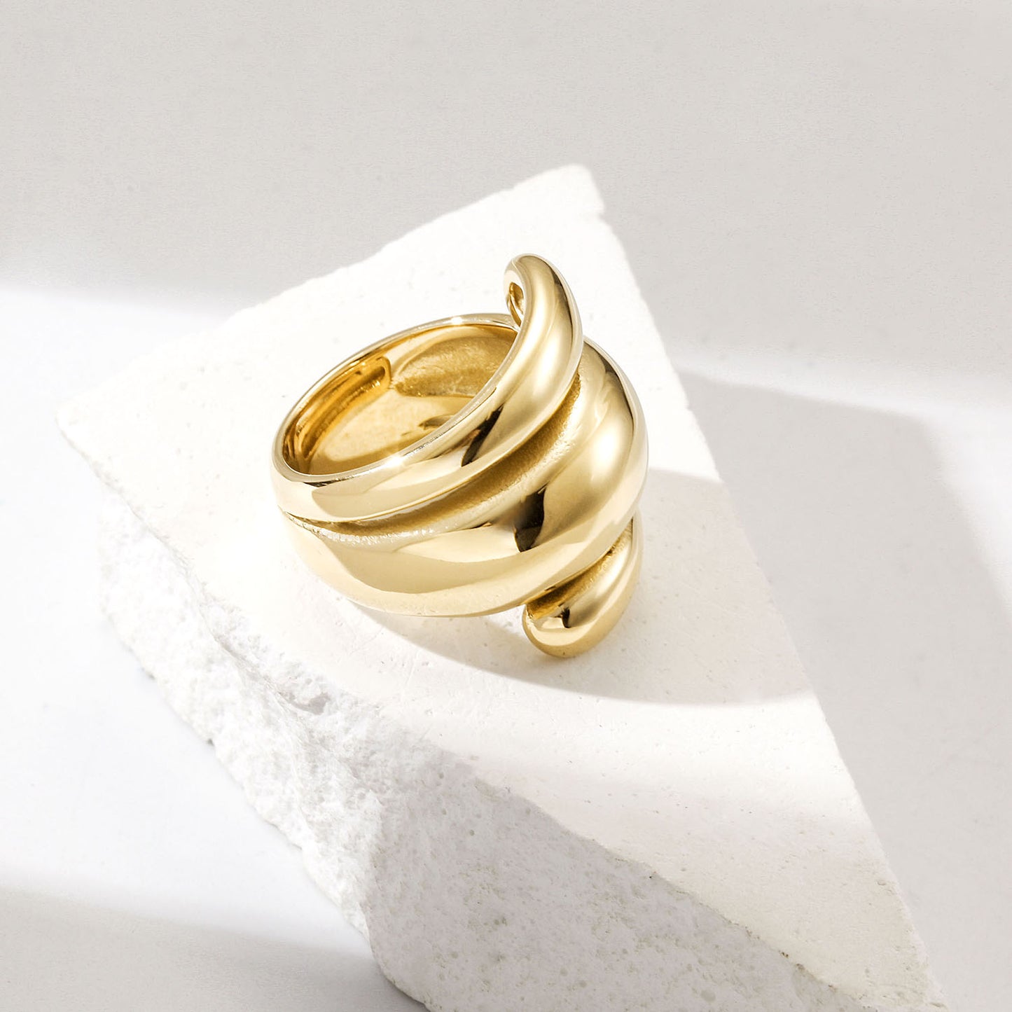 Gold Smooth Dome Ring