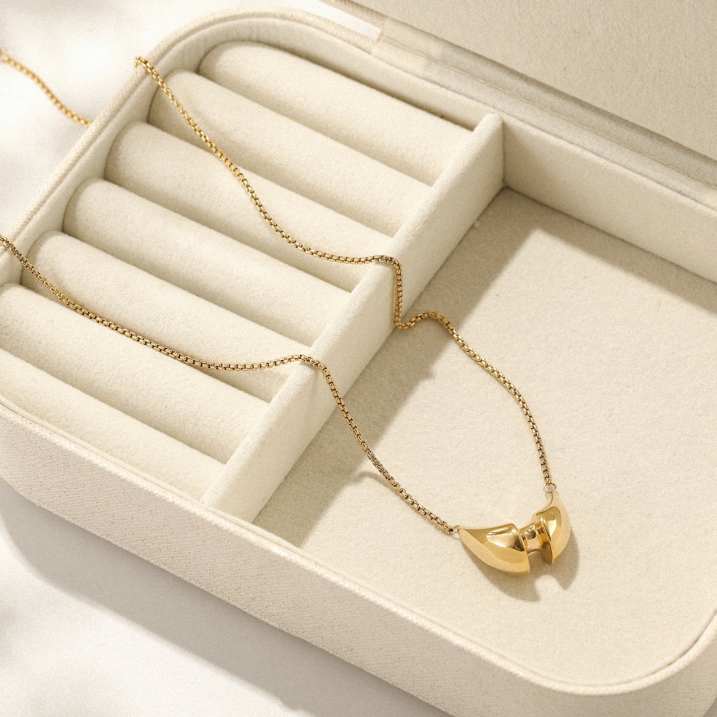 Stainless steel horn pendant necklace-NSSN812STGC
