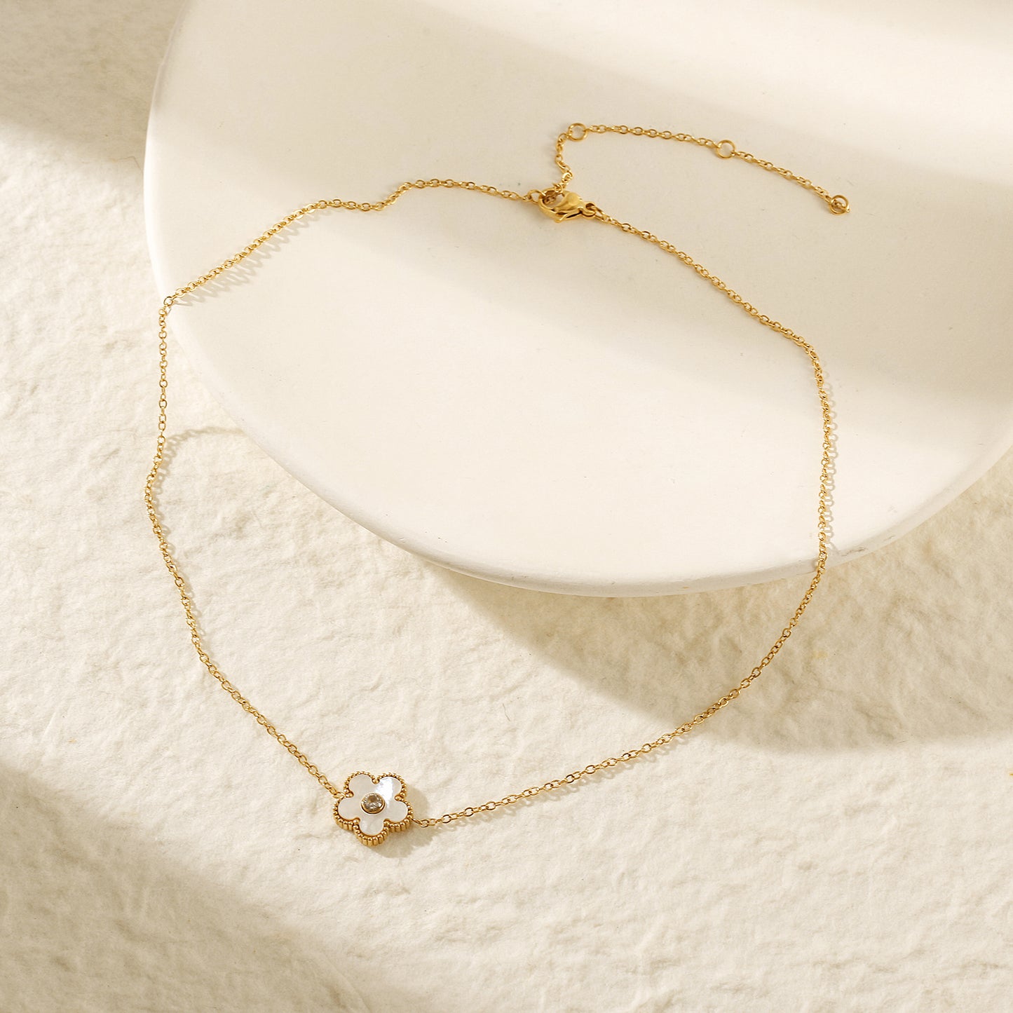 White floral necklace-NSSN861STGCWT