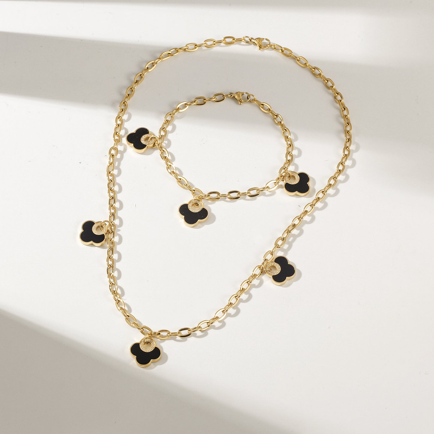 Three Black Flower Pendant Necklace - NSSN925STGCBK