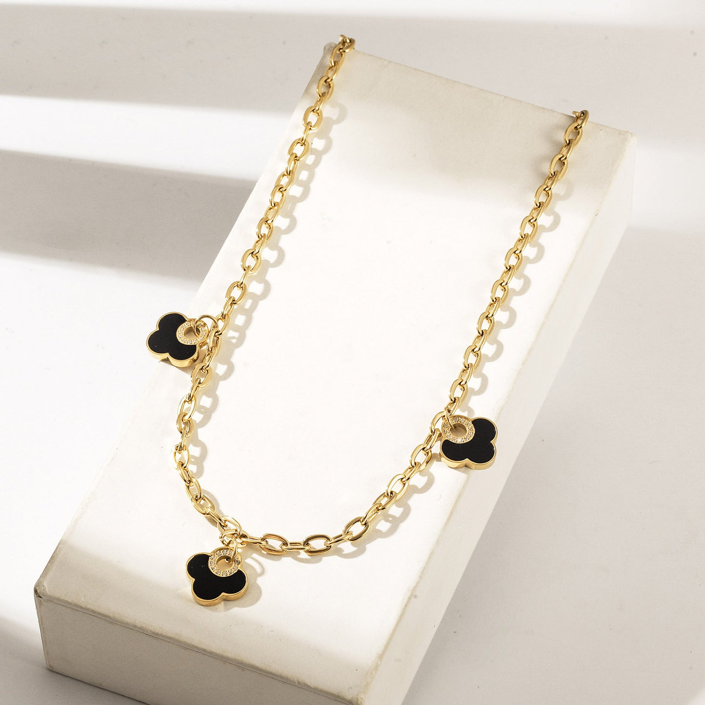 Three Black Flower Pendant Necklace - NSSN925STGCBK