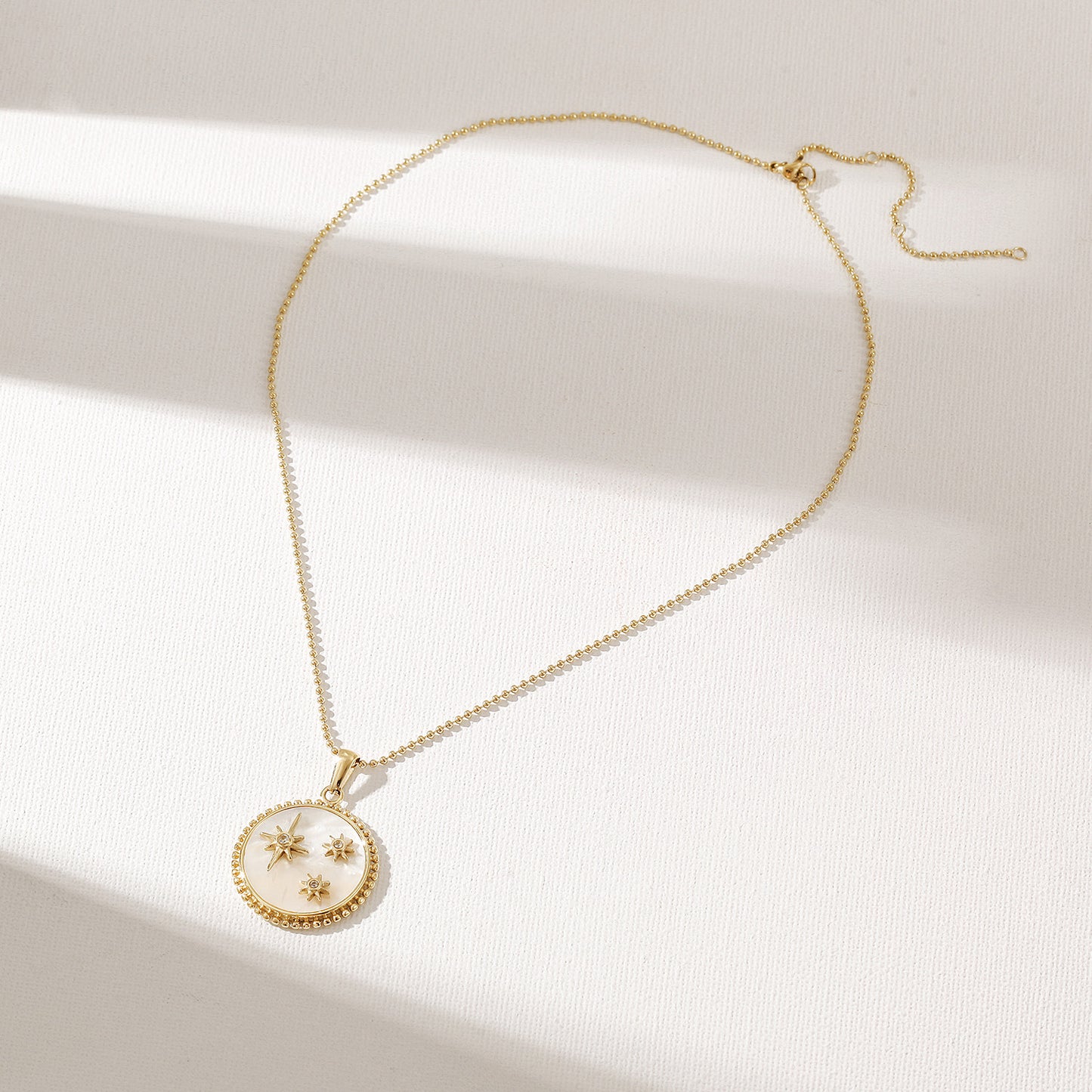 Vintage Three Star Gold Pendant Necklace - NSSN938STGCWT