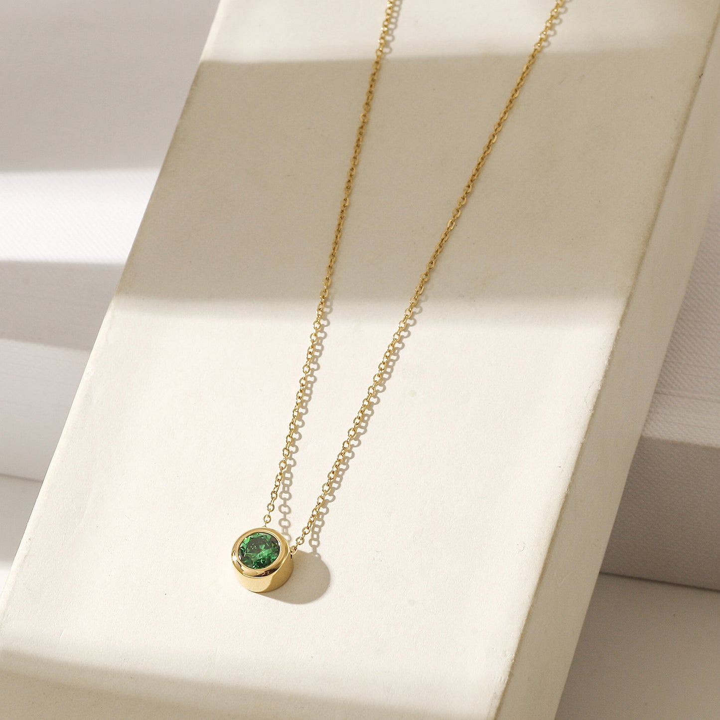 Emerald Pendant Necklace - NSSN939STGCGNZD