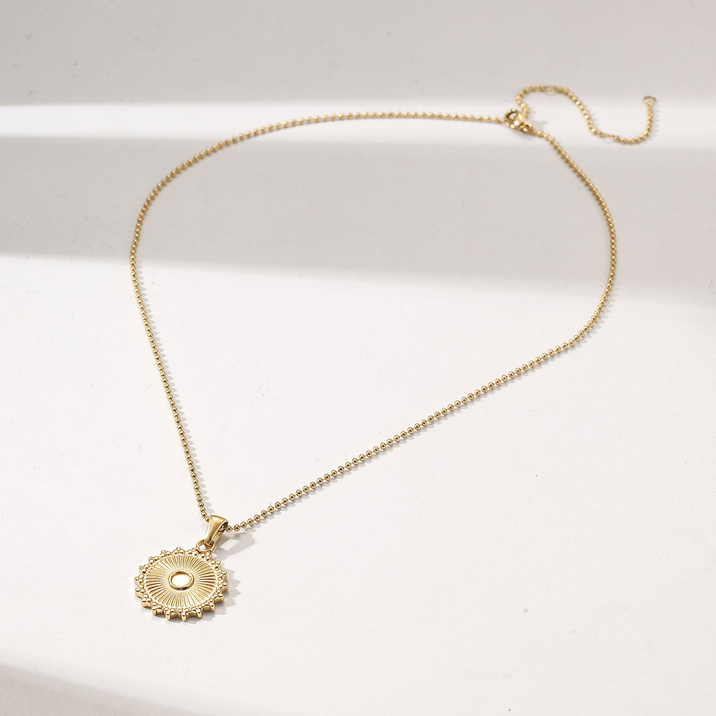 Vintage Sun Pendant Necklace - NSSN940STGC