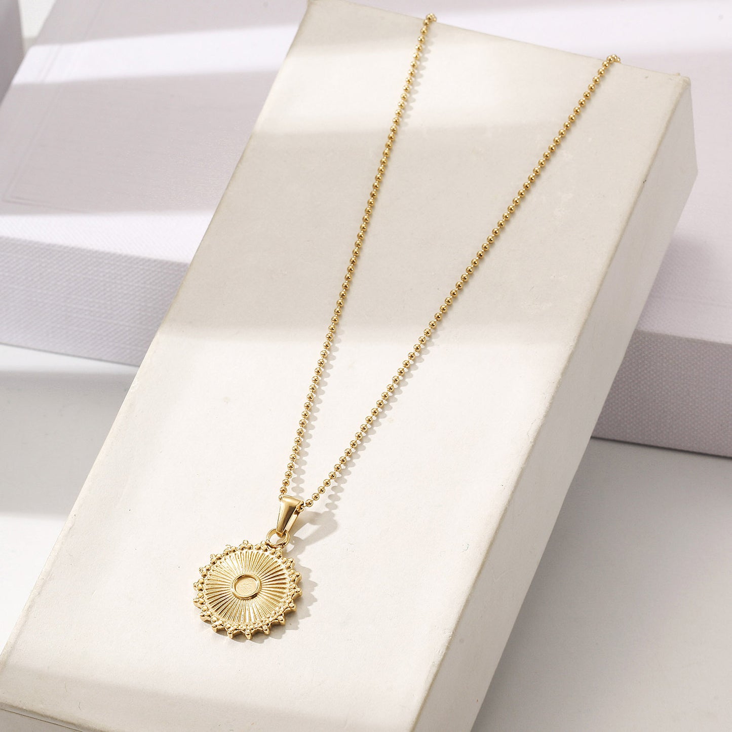 Vintage Sun Pendant Necklace - NSSN940STGC