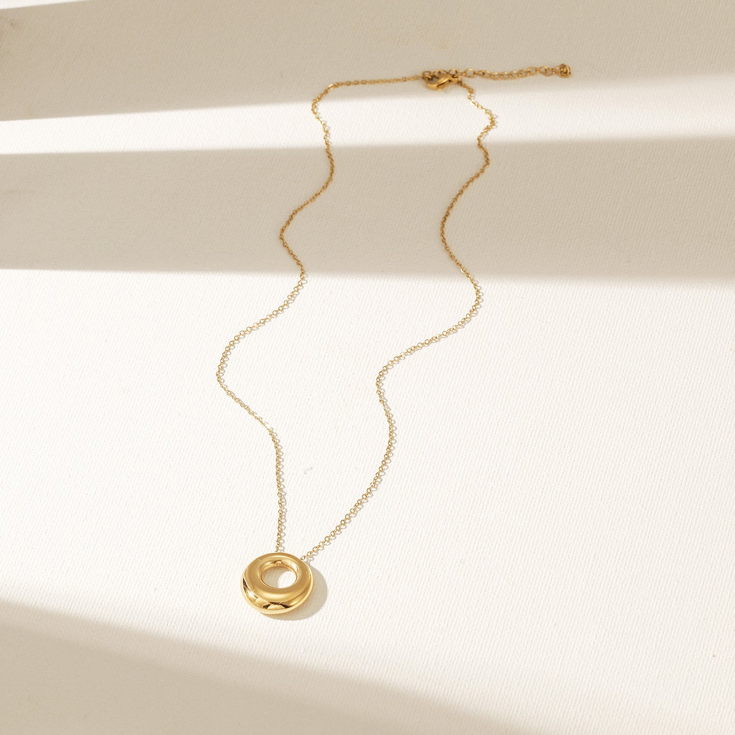 Letter O Gold Necklace - NSSN949STGC-O