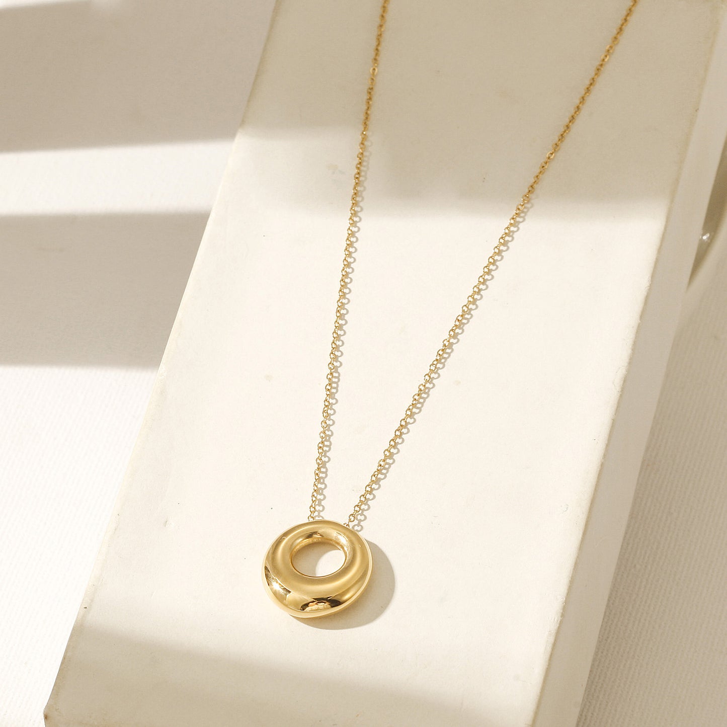 Letter O Gold Necklace - NSSN949STGC-O