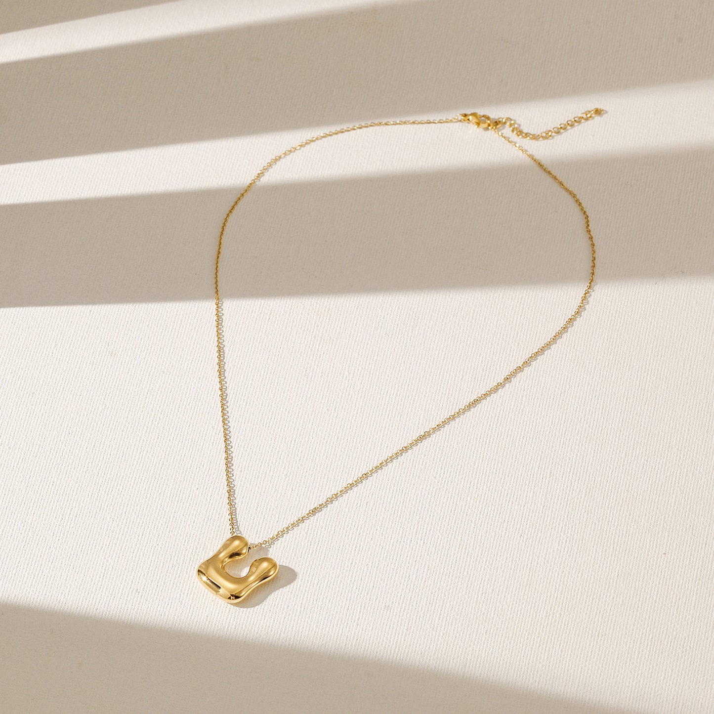 Letter U Gold Necklace - NSSN949STGC-U