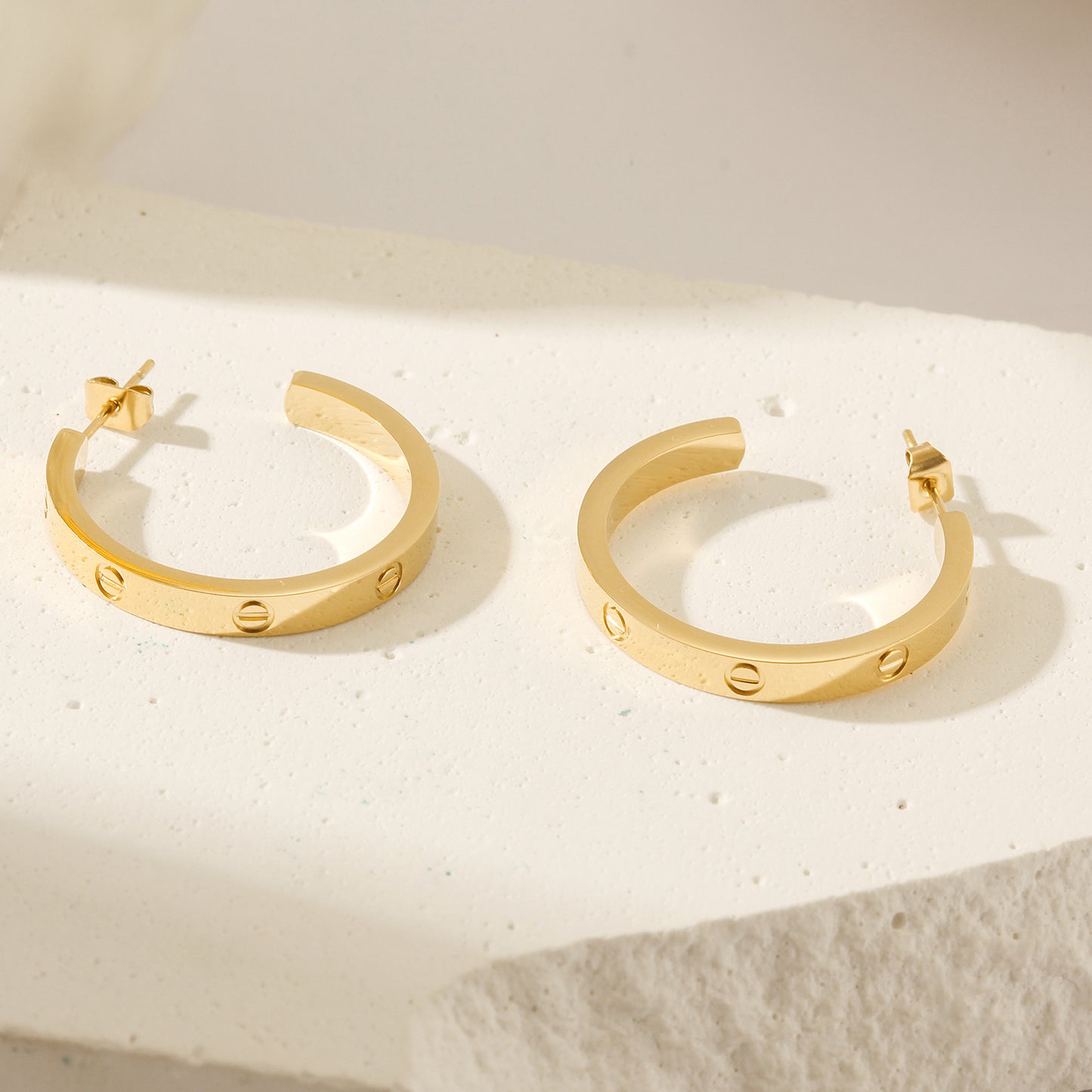 C-shaped stainless steel earrings-SCE388ST