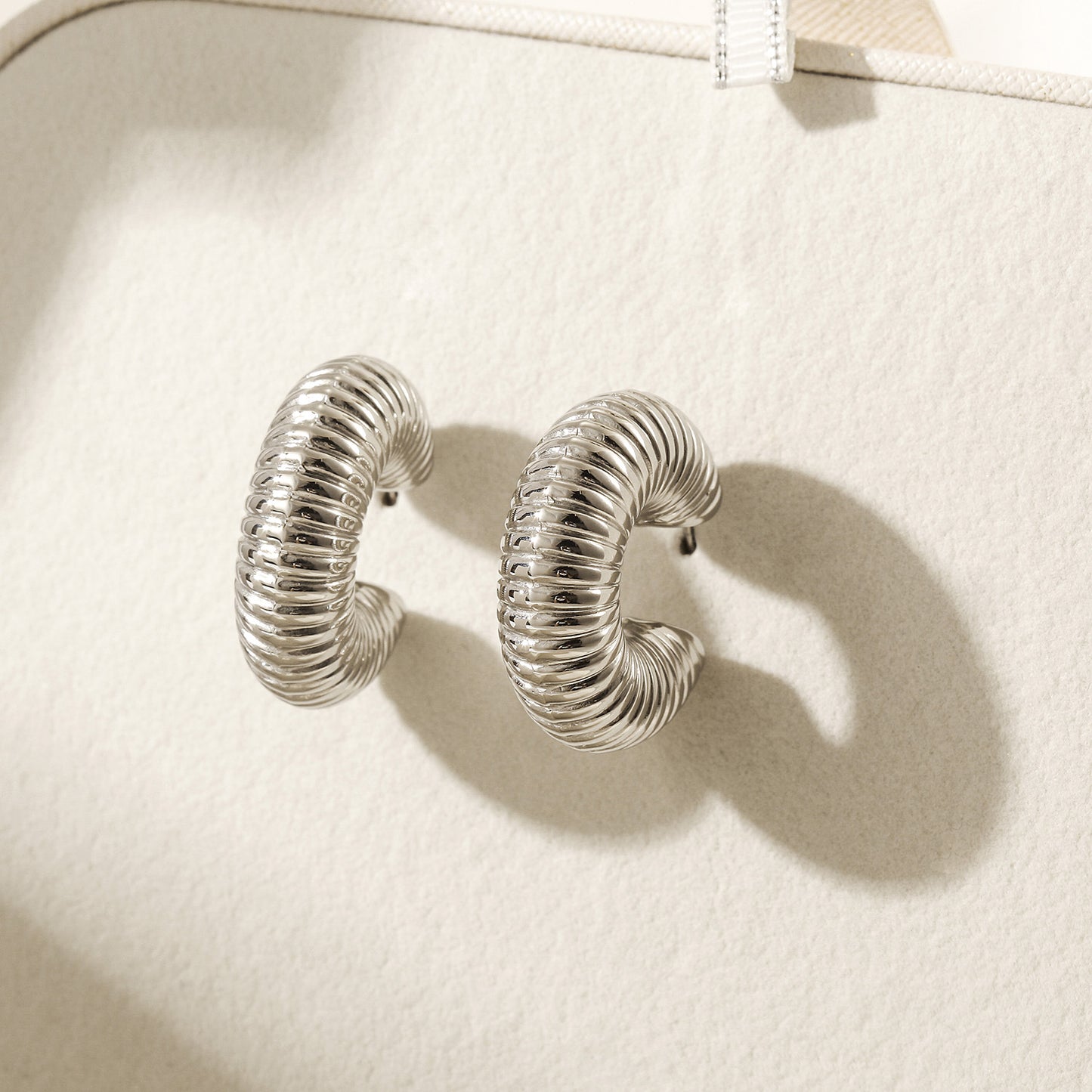 Cable exaggerated C-shaped earrings-SCE460STWG