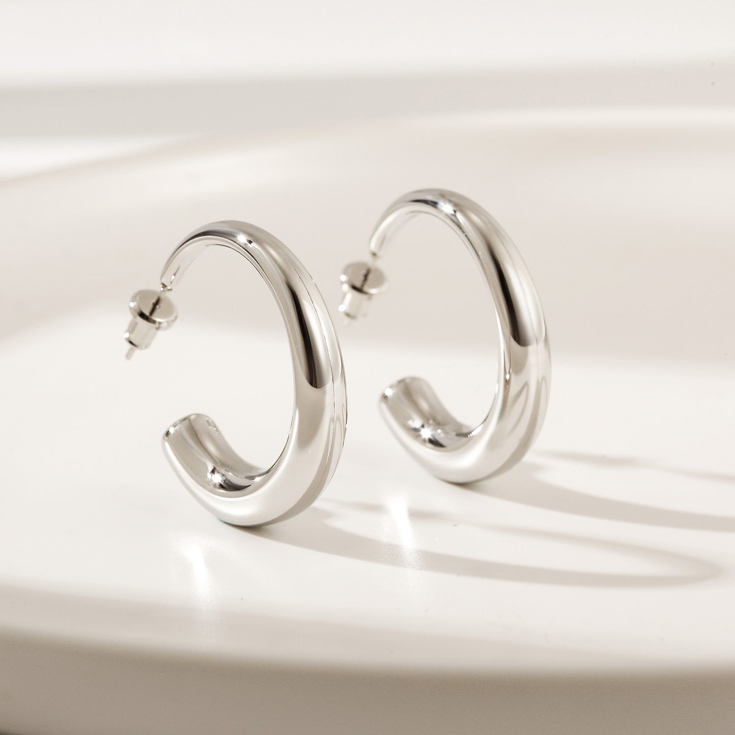 Large C stainless steel smooth earrings-SCE465STWG