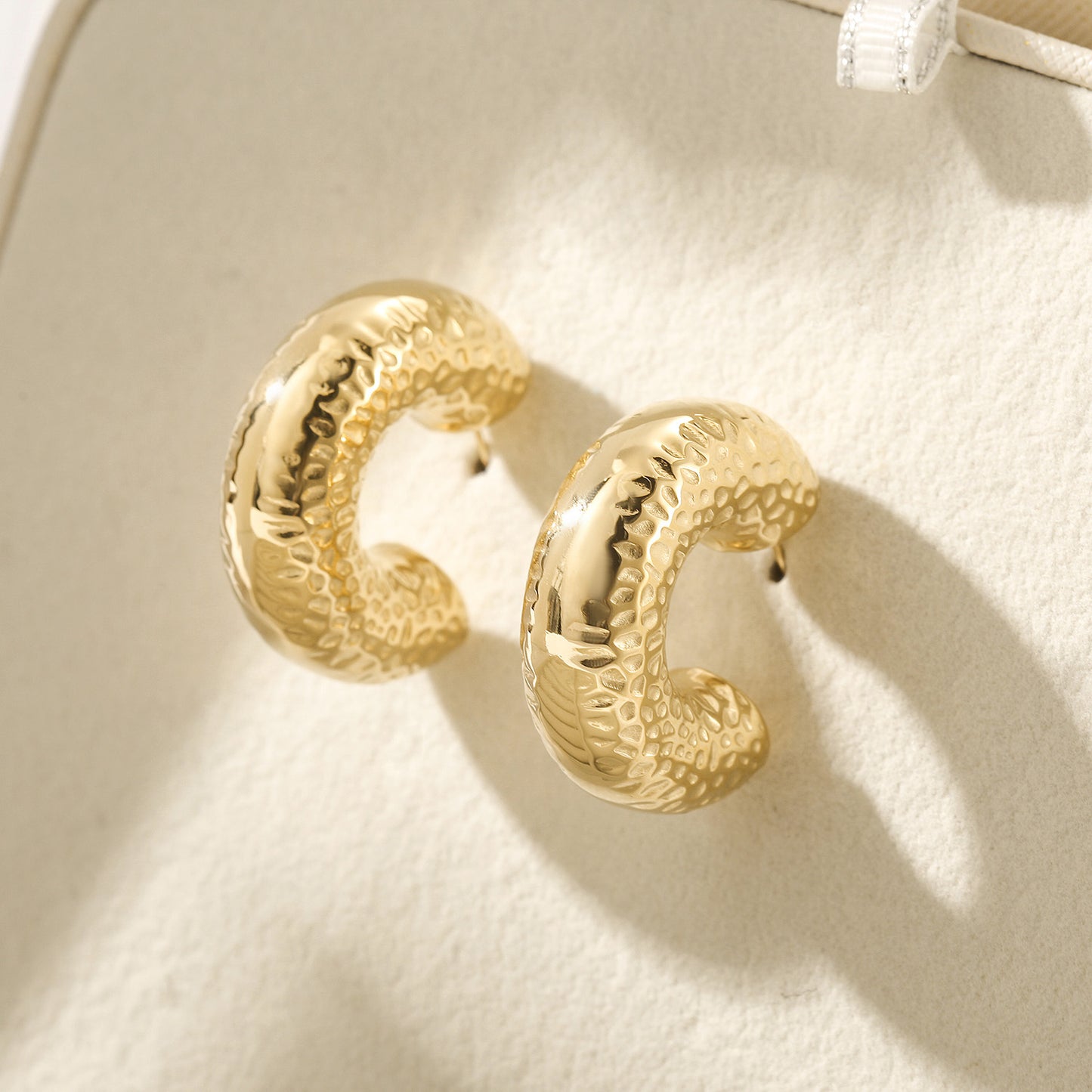 Big C creative pounding earrings-SCE466STMC