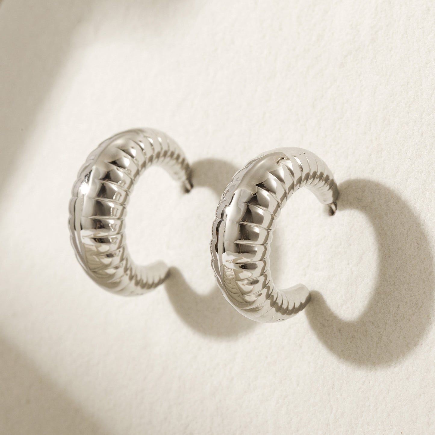 Cable C-shaped earrings-SCE469STWG