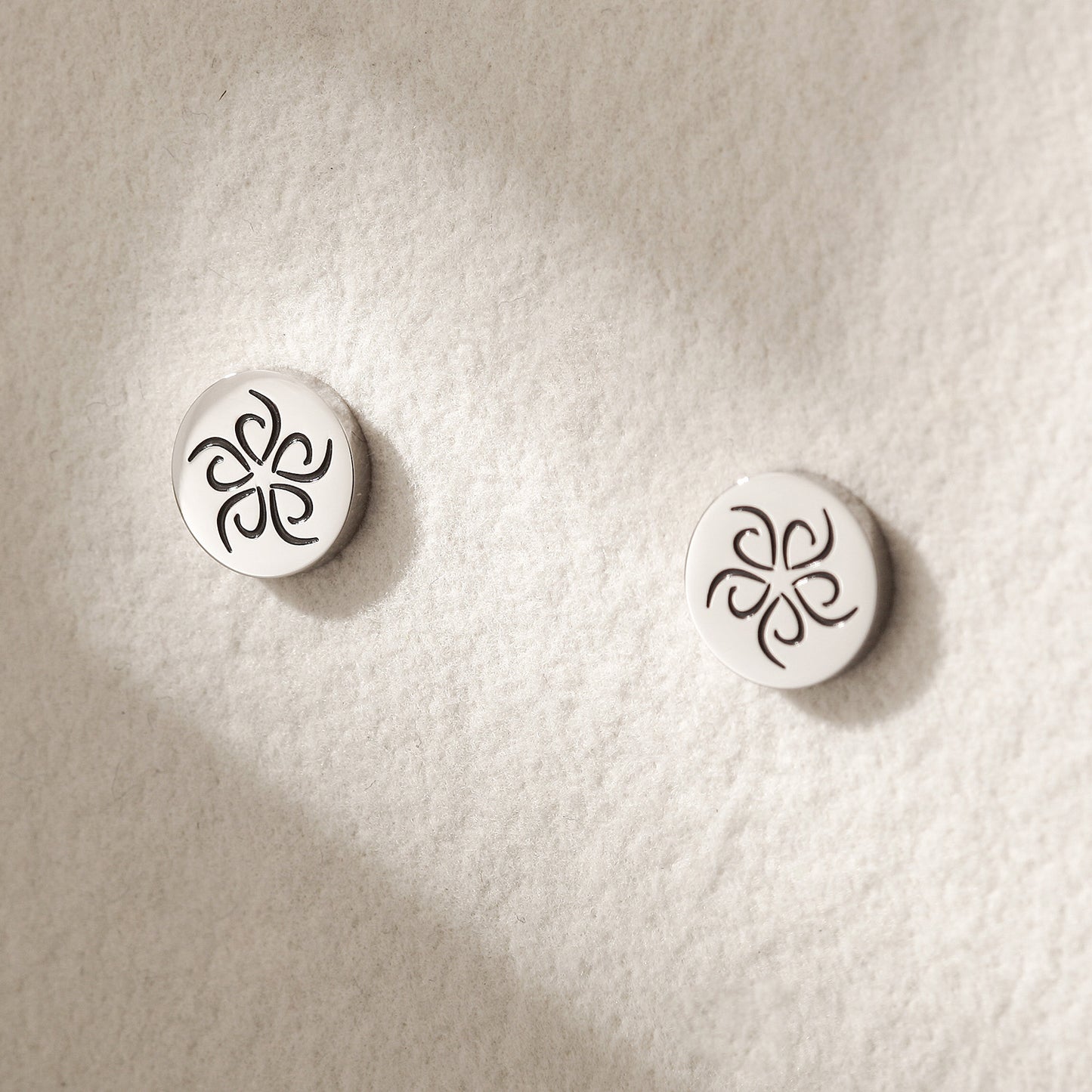 Round carved earrings-SCE474STWGBK