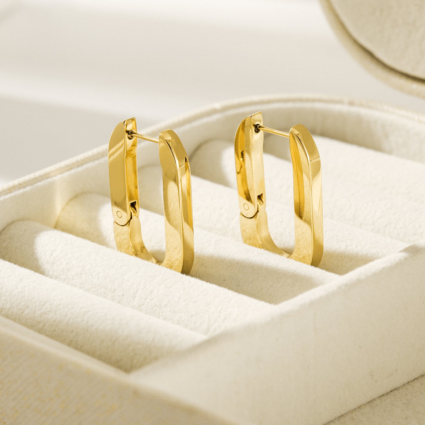 U-shaped buckle earrings-SCE477STGCM
