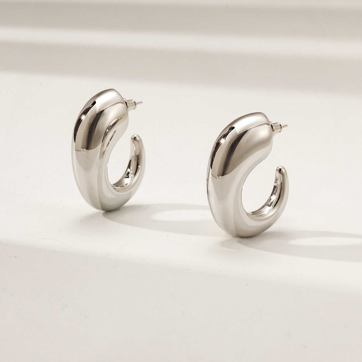 C-shaped smooth earrings-SCE488STWG