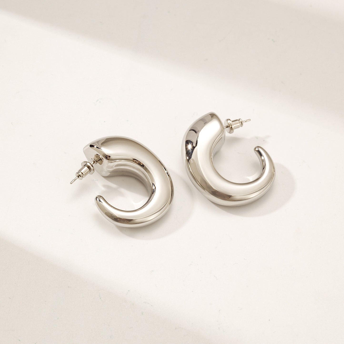 C-shaped smooth earrings-SCE488STWG