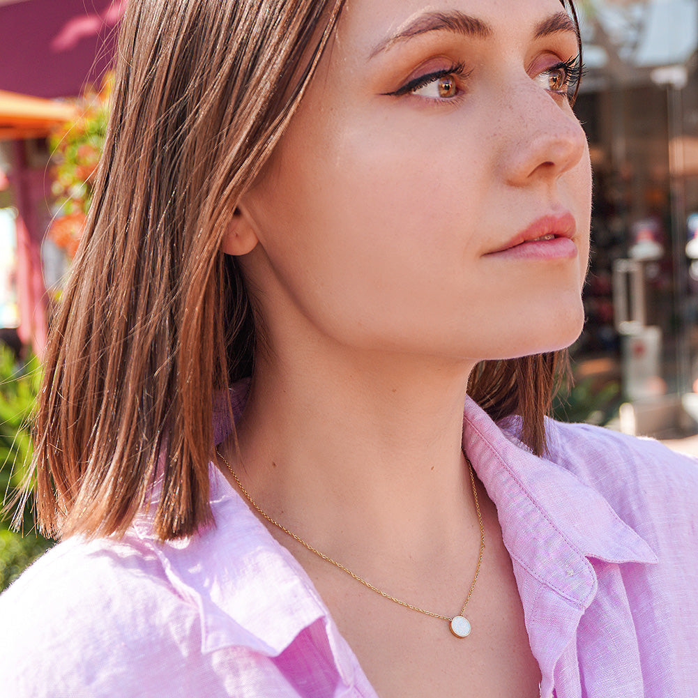 Round Opal Pendant Necklace-Gold