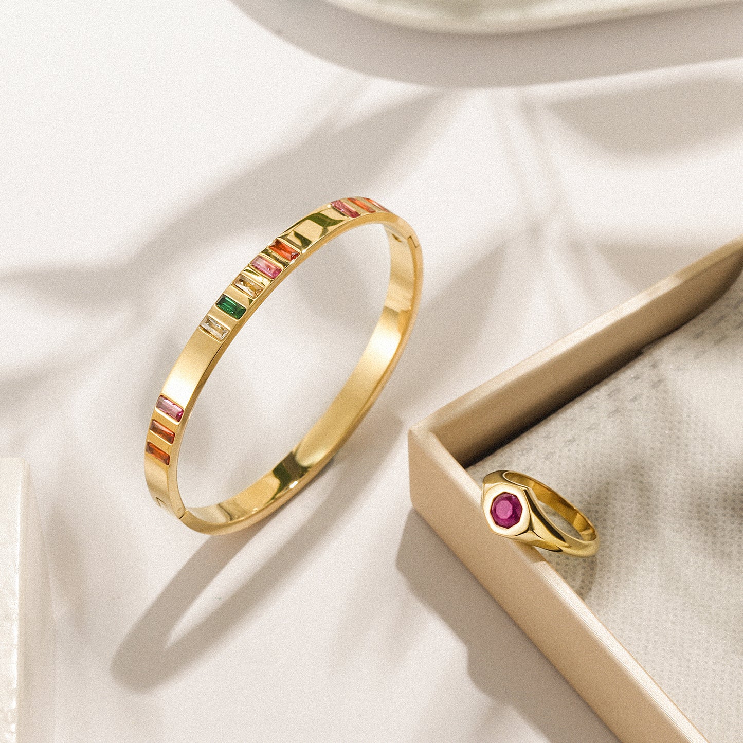 Load image into Gallery viewer, REFLECT Red Gem Stone Gold Bangle
